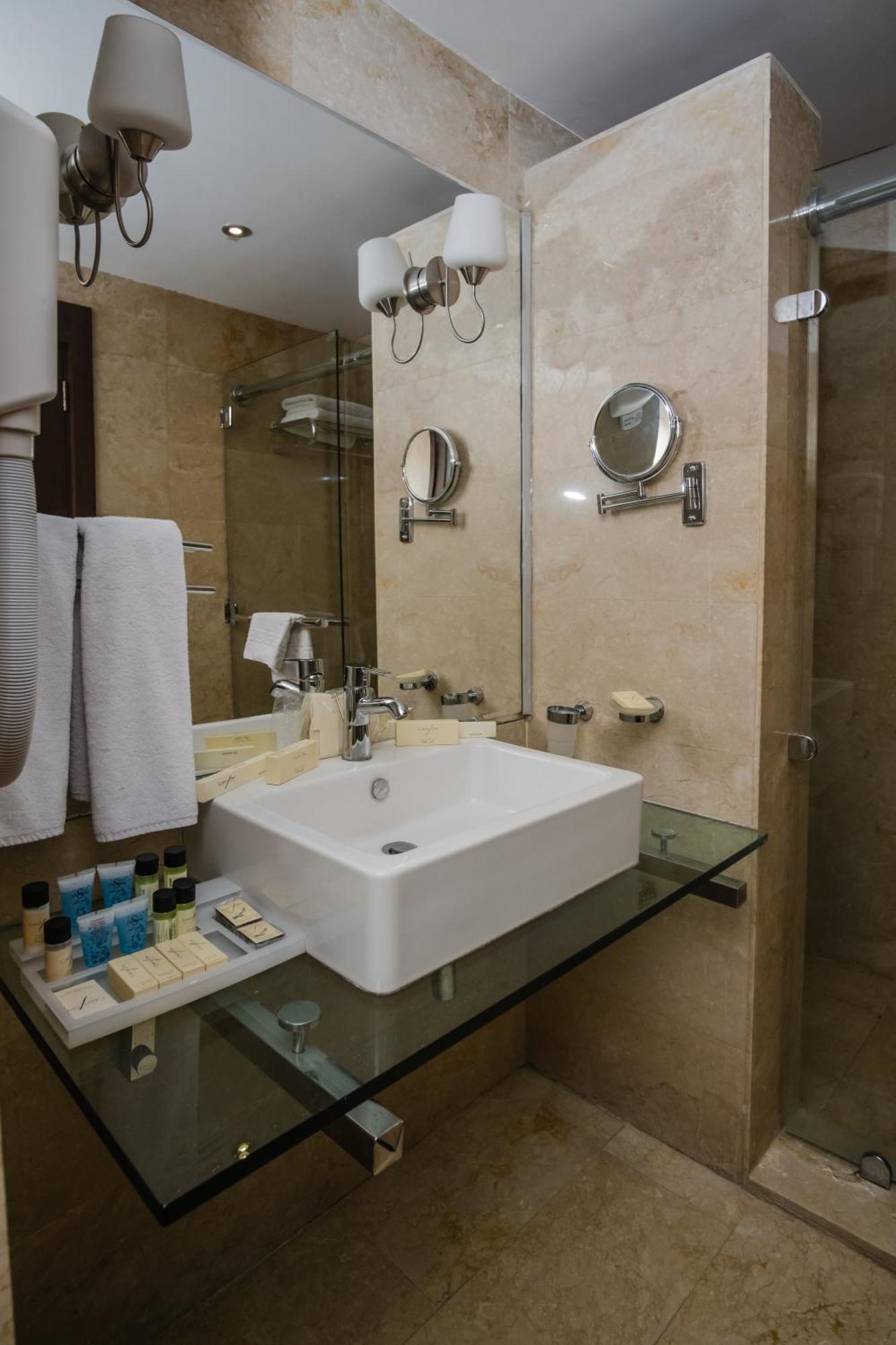 Canyon Hotel Арбил Екстериор снимка